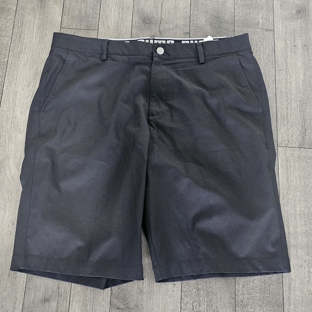 Puma Golfing Shorts Size 38 Know As Essential pounce Shorts Gorpcore{Bx26}